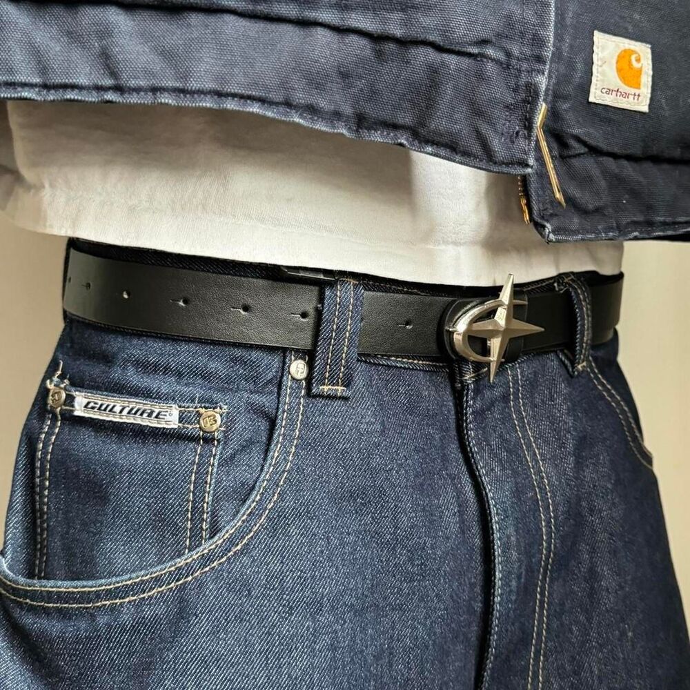 y2k style chrome star futuristic emblem black and silver slim belt
